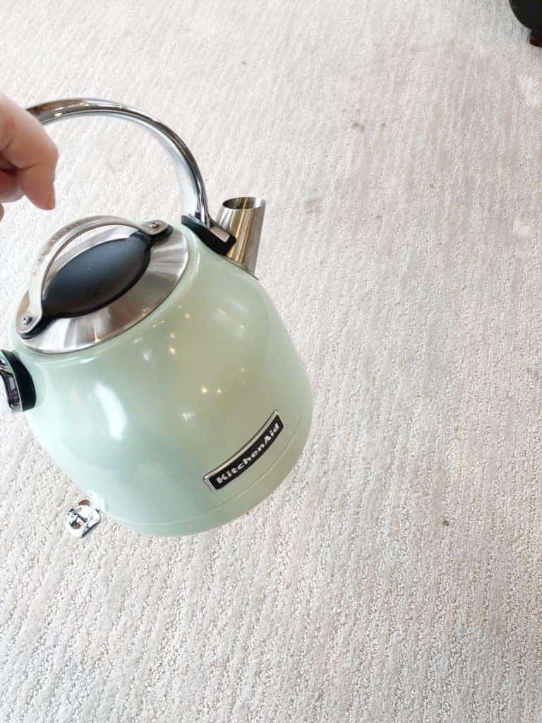 KitchenAid kettle for pretreating stains on carpet