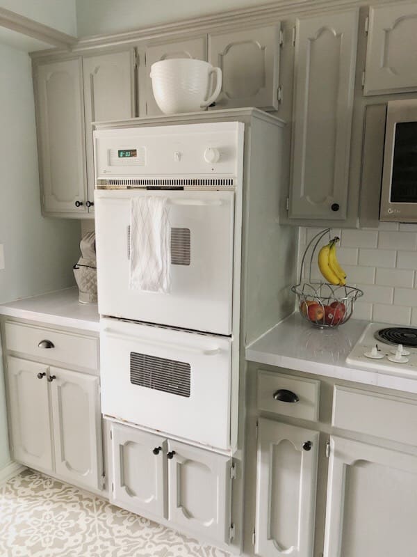 white built-in kitchen oven