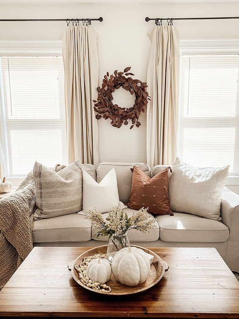 15 Neutral Fall Decor Ideas for a Relaxed and Timeless Home 5