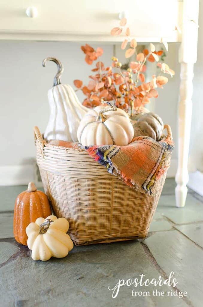 15 Neutral Fall Decor Ideas for a Relaxed and Timeless Home 13