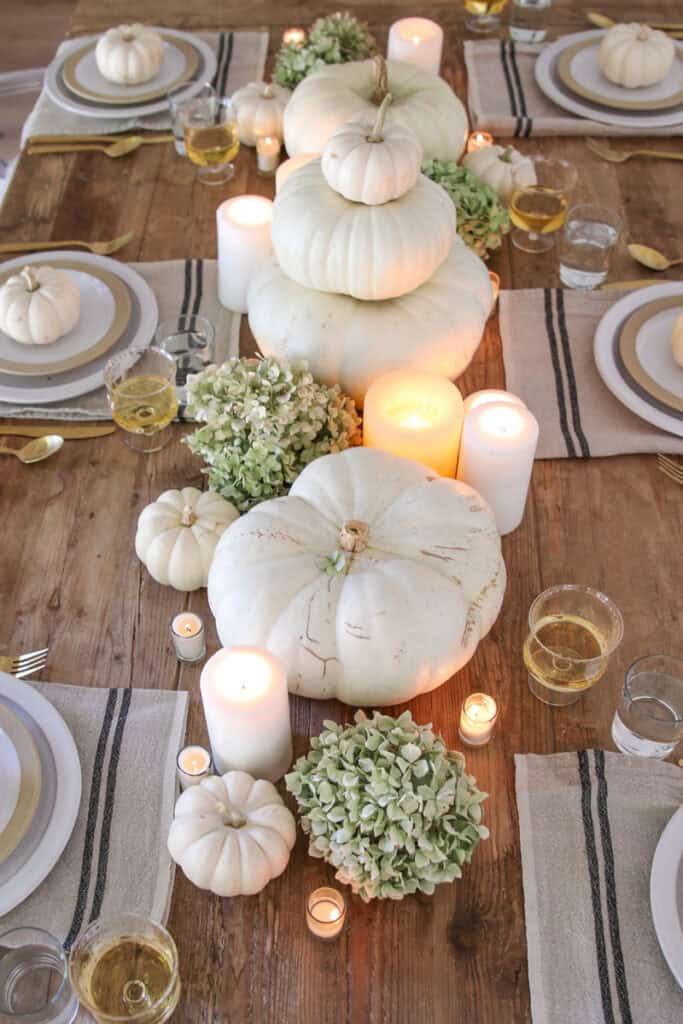 Thanksgiving Tablescapes: Gorgeous Fall Table Settings for 2025 8