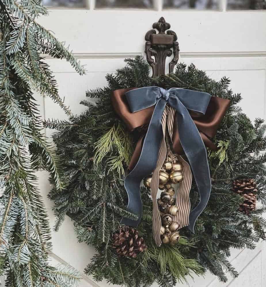 Outdoor Christmas Decor Ideas for a Festive Home 2
