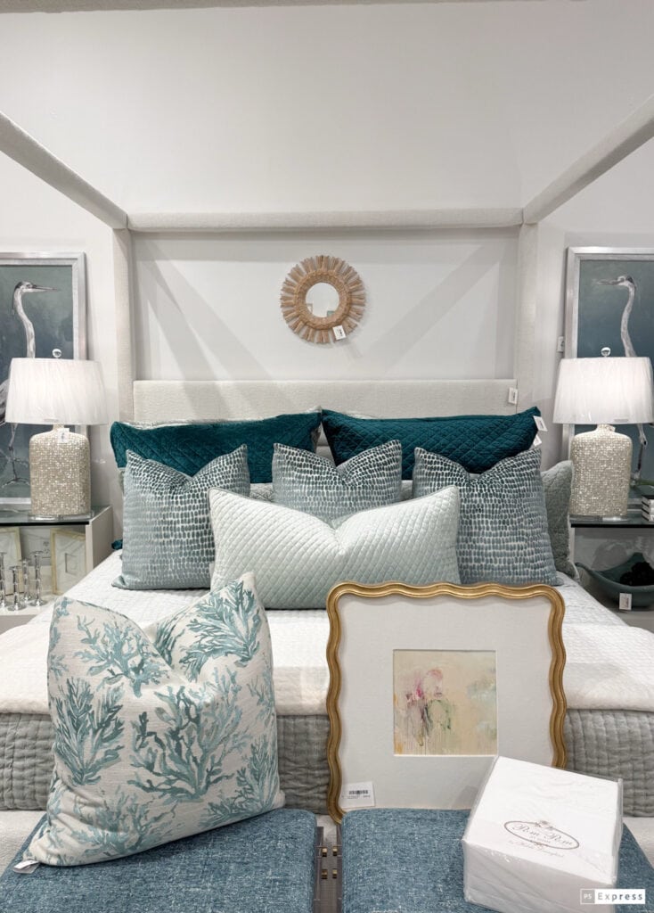 Cozy Coastal Bedroom Inspiration: How to Create a Relaxed Beachy Retreat 7